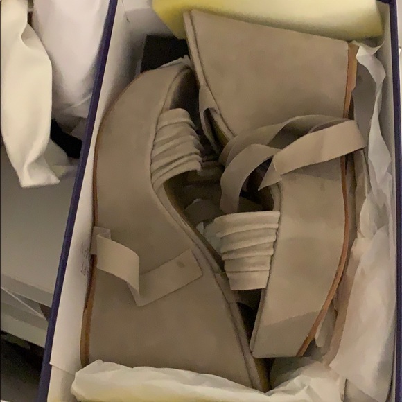 NWT suede Stuart Weitzman wedges - Picture 5 of 7